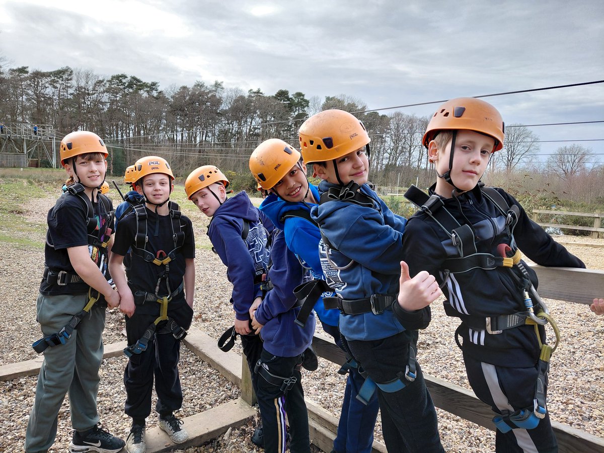 Crowthorne C of E tweet media