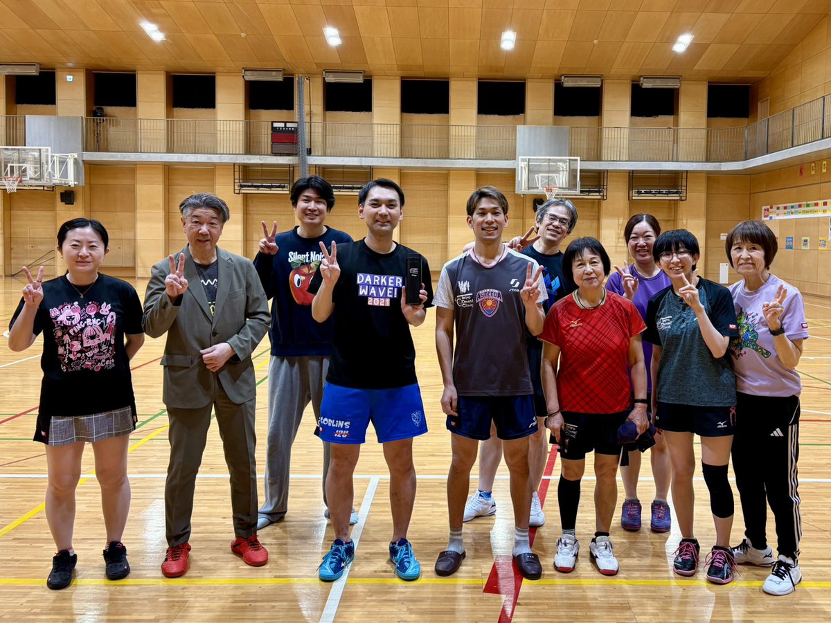 amu_goblins's tweet photo. 神奈川で所属していた太洋歯科の練習に参加してきました🏓
そして今日は偶然、
上江洲選手がいらっしゃいました😊
練習ありがとうございました！
6年間お世話になったチームを離れるのは寂しいですが
新しい環境でも頑張ります💪
明日大阪戻ります〜！ https://t.co/J9xrIotHPd