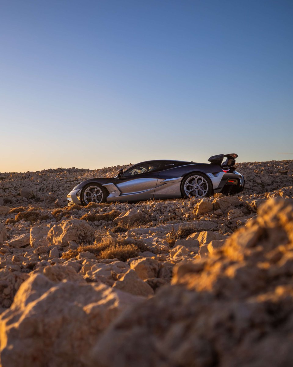 AutomobiliRimac's tweet image. Catching the sunset with the Nevera R Founder's Edition.
 
#Rimac #NeveraR #FoundersEdition
__
Rimac Nevera: WLTP: electricity consumption, combined 30.0 KWh/100km; CO2 emissions: combined in g/km: 0