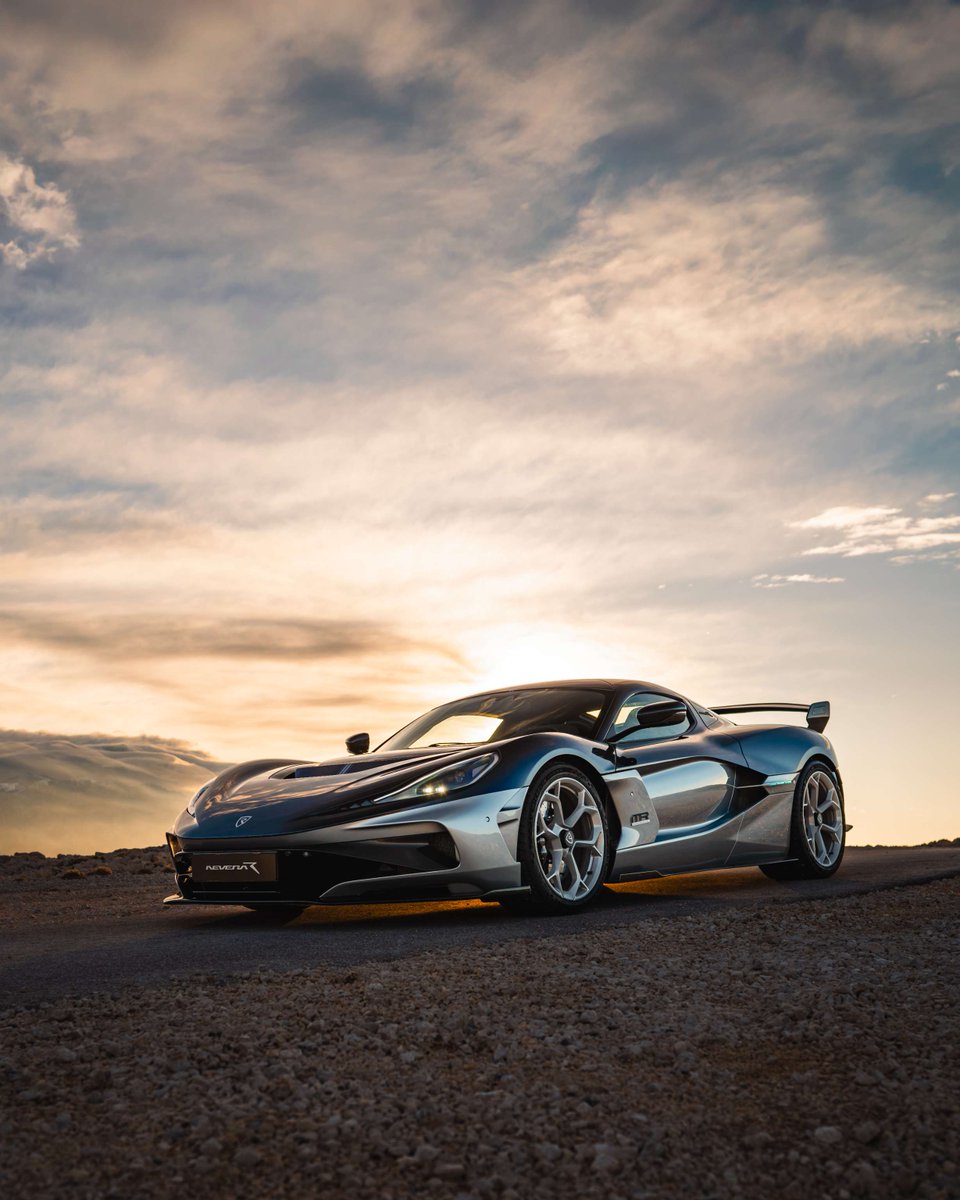 AutomobiliRimac's tweet image. Catching the sunset with the Nevera R Founder's Edition.
 
#Rimac #NeveraR #FoundersEdition
__
Rimac Nevera: WLTP: electricity consumption, combined 30.0 KWh/100km; CO2 emissions: combined in g/km: 0