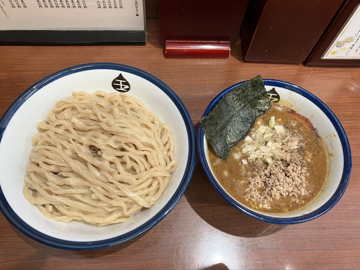 moasis0130's tweet photo. インドのつけめん@つけめん 玉　本店
魚介豚骨ベースにカレーのスパイスがほんのり効いた本店のみのメニュー。ここではコレ一択。美味い https://t.co/mIwLiDxtYF