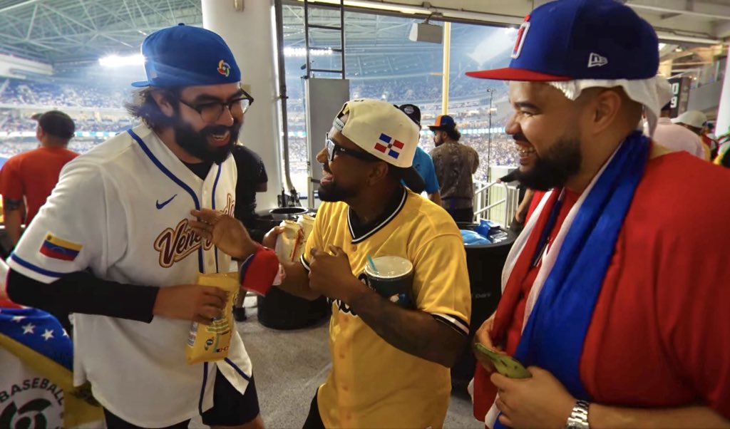 Venezuela avanzando en el Clásico Mundial

La subtrama de el cuartico: