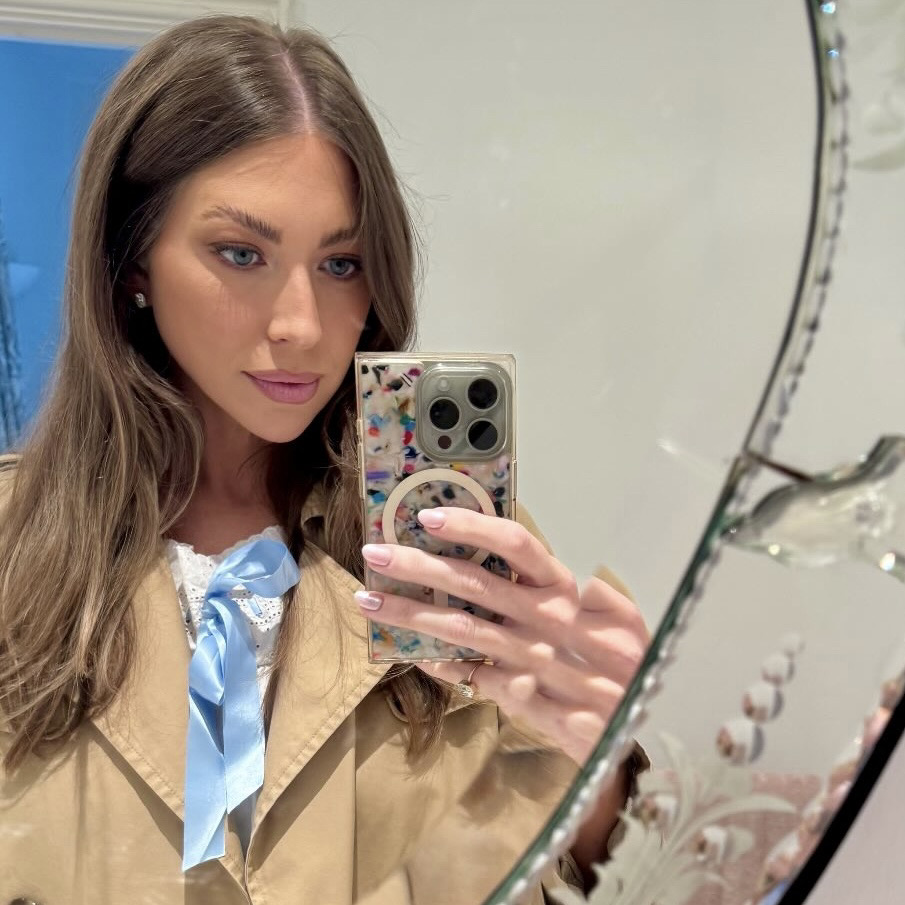 Confetti Crush 😍 Babe @stassischroeder w/ our SQUARE® Rainbow Confetti Tortoise Shell case! If you’ve got it…#FLAUNTit #ProtectinStyle #FLAUNTcases