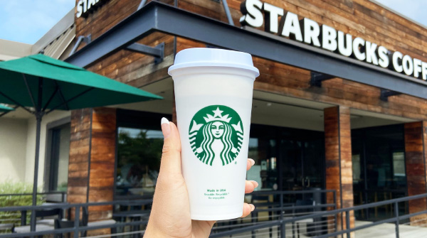 FreeStuffFinder's tweet image. 🎉FREE Mod Monday at Starbucks!!
Free Customization: freestufffinder.com/starbucks-coup…
#freebie #starbucks