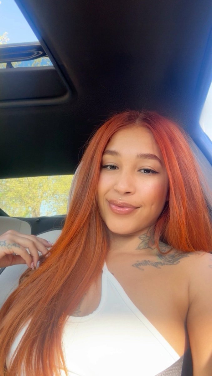 MikoBabe_'s tweet photo. Your favorite redhead🥰 https://t.co/iULTtislgz