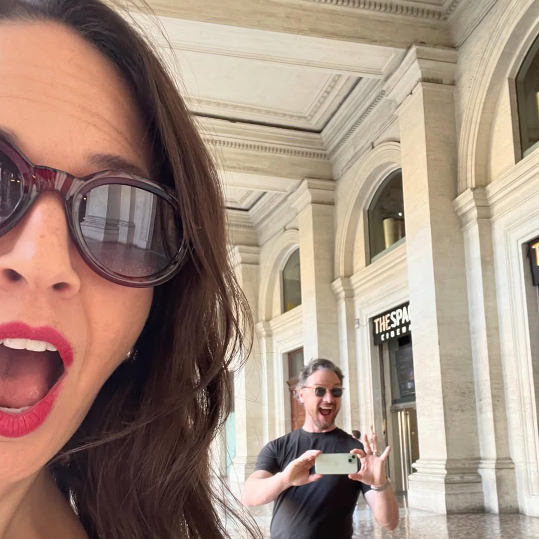 Happy birthday to the mother of the nation, Lisa! 🥂