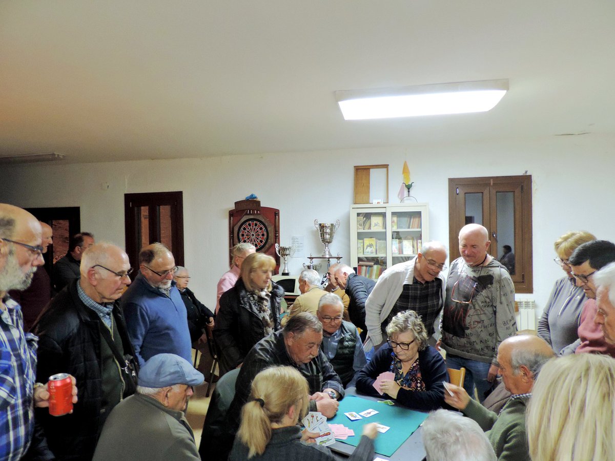 DaCunarda's tweet photo. Ayer se disputó en Radiquero la tercera edición del torneo de guiñote "La Redolada". Participaron 24 parejas entre los pueblos de: Radiquero, Alquezar, Colungo, Buera, Alberuela, Pozán de Vero, Ponzano y Salas Altas.
Paco y José Manuel de Salas Altas ganaron el torneo. https://t.co/LDUDde0ZAP