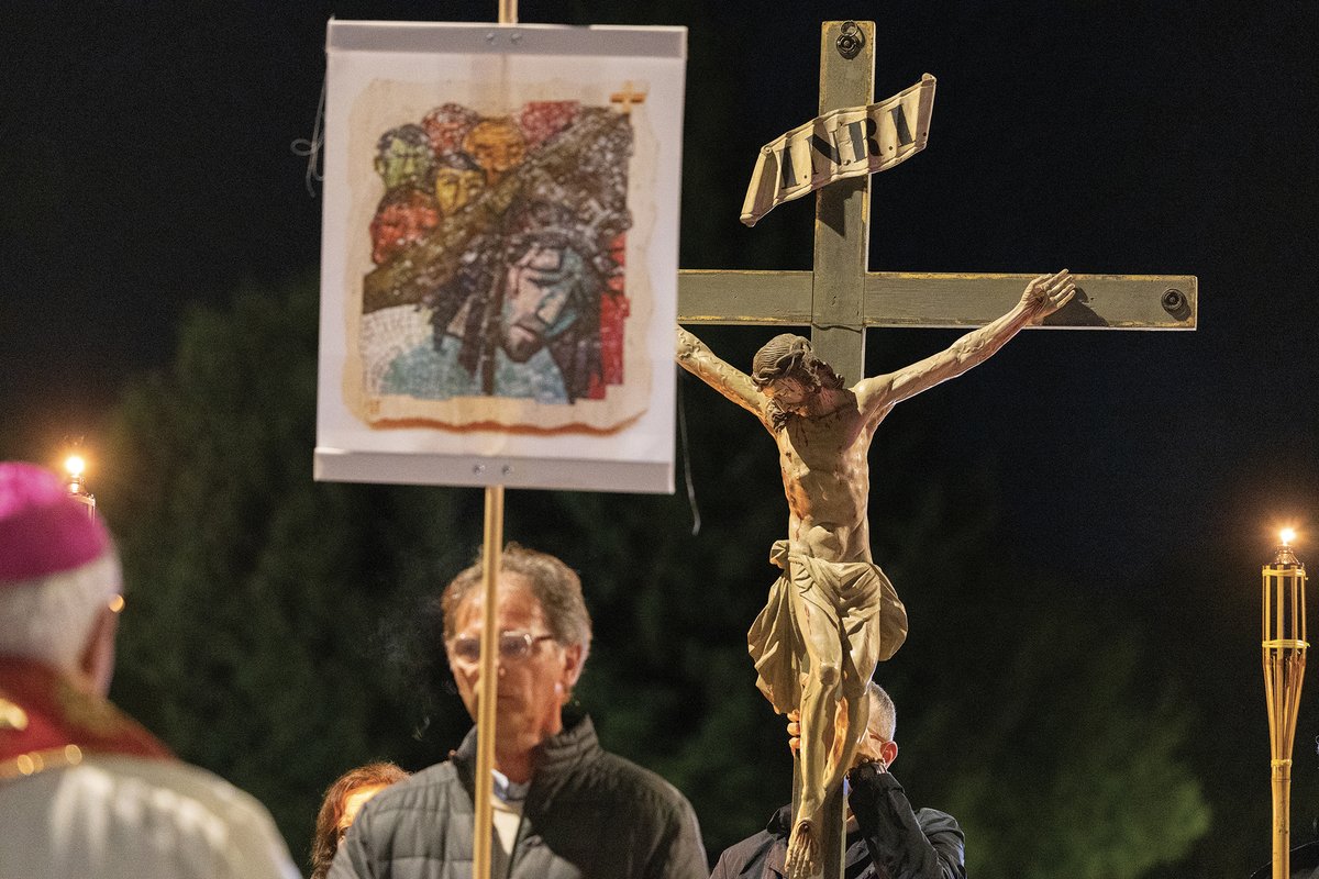 NELLA VITA DELLA CITTÀ_ “La Voce” del 20 marzo (lavocediferrara.it)_Via Crucis e Corteo giovani per le Palme. Piazza Duomo, vetrina su ruote e città Unesco. «La guerra, epidemia alimentata dalle élite». Nasce "Famiglie in Cammino". Malati oncologici e Pulce Loiano..e altro!