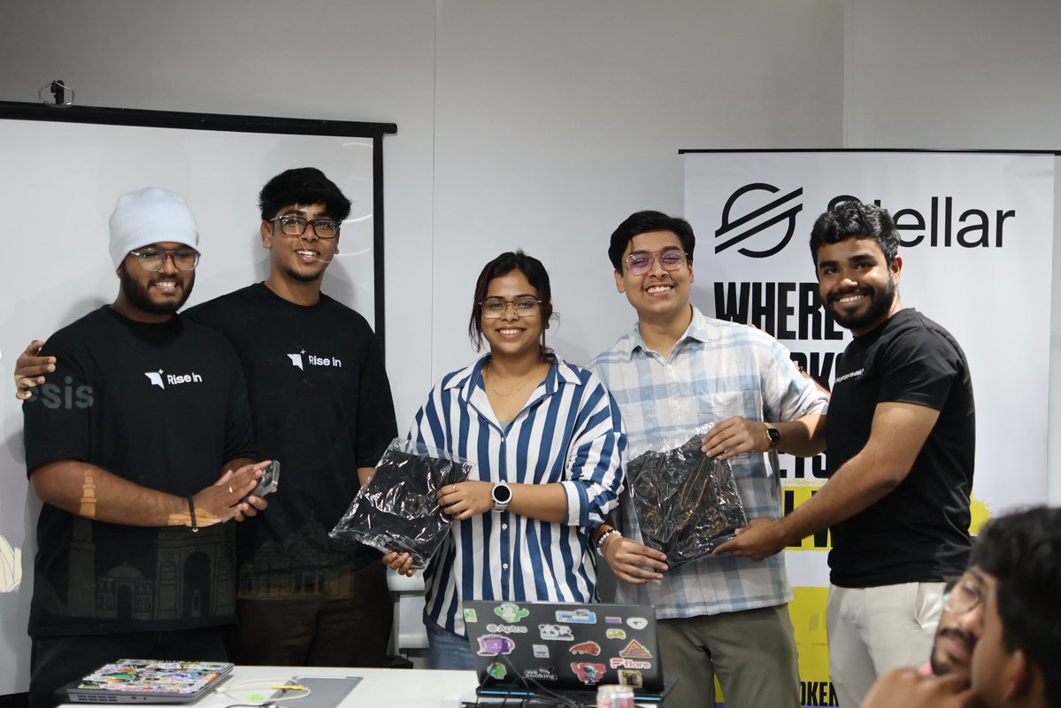 Hypertron tweet media