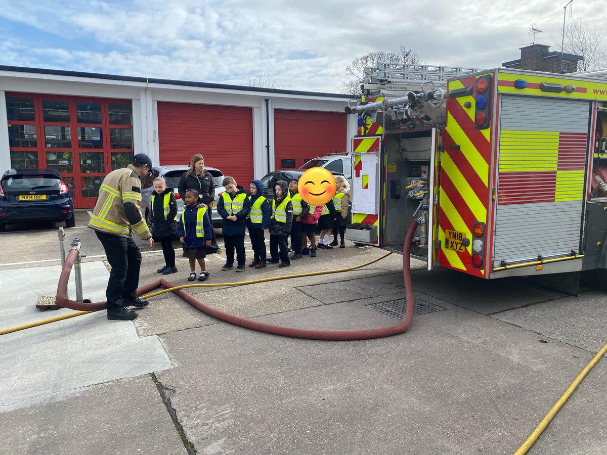 EastfieldPSHull's tweet photo. #2MS loved their trip to the fire station this morning 😊 https://t.co/2Judte1rZ6