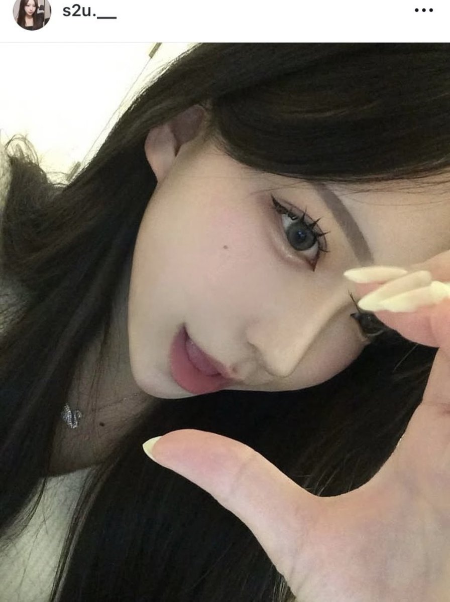 Lisa79796930412's tweet photo. 最近はこのお姉様みたいなトーン意識してメイクしてる。ガチ盛れるんだが、、 https://t.co/yCZ6eswCl3