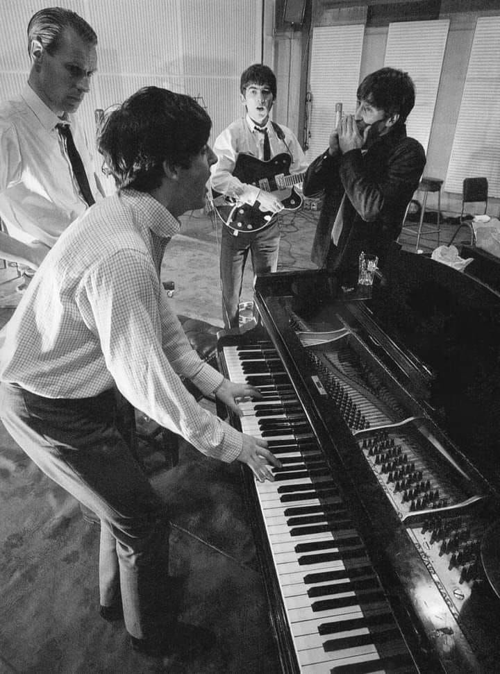 ‘cica ˚*ੈ tweet media
