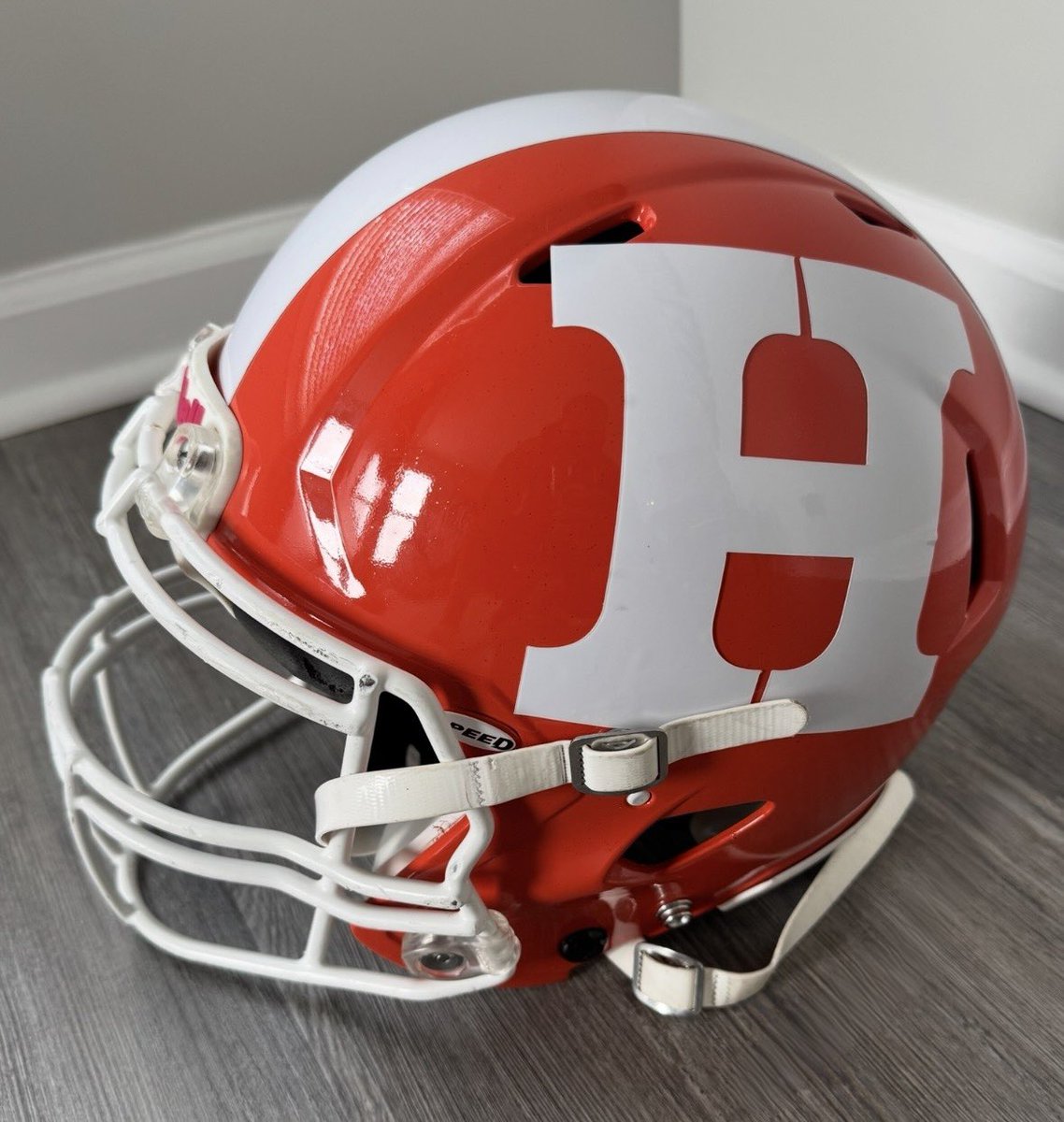 Husky Football tweet media