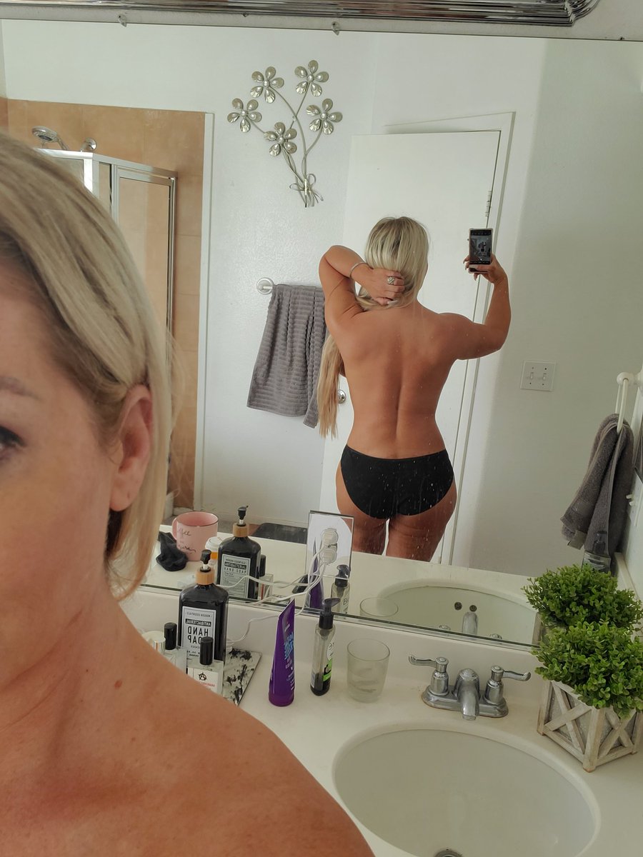 Robin Amanda tweet media