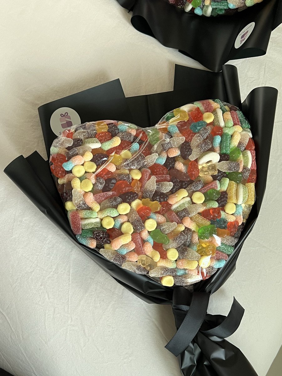 𝑆𝑎𝑟𝑎' 𝐺𝑖𝑓𝑡𝑠 tweet media