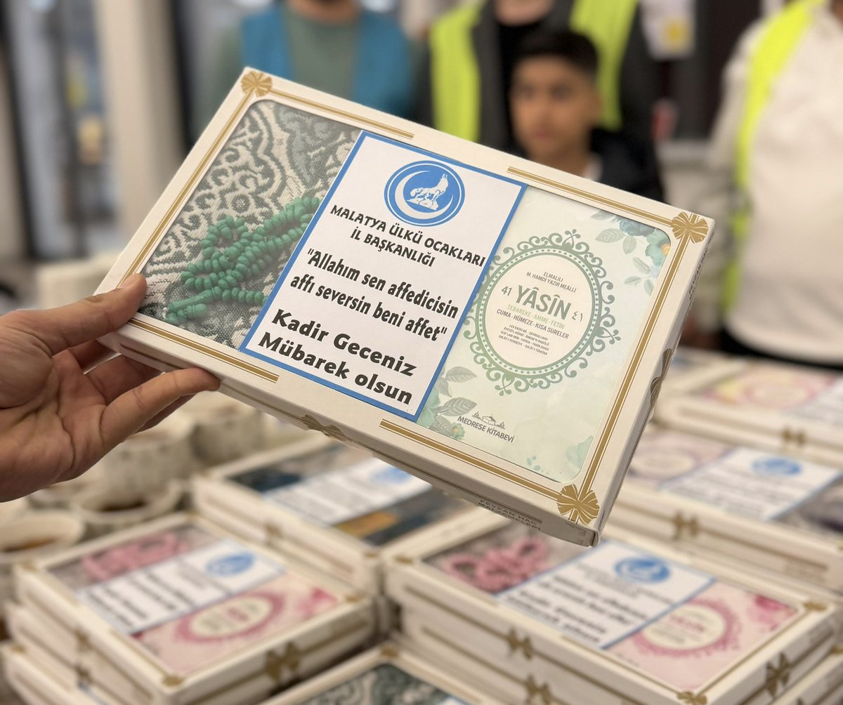 turgaysengonul's tweet photo. 📍İNÖNÜ ÜNİVERSİTESİ

Ülkü Ocakları Malatya İl Başkanlığı Üniversite Birimimiz tarafından Mübarek Kadir Gecesi dolayısıyla İnönü Üniversitesinde teravih namazı sonrası vatandaşlarımıza Tesbih, namazlık ve Yasin-i Şerif hediye edildi. 

Bu vesileyle Tüm Türk-İslam aleminin bin aydan daha hayırlı olan Kadir Gecesi’ni kutluyoruz.

@ayyildirim1