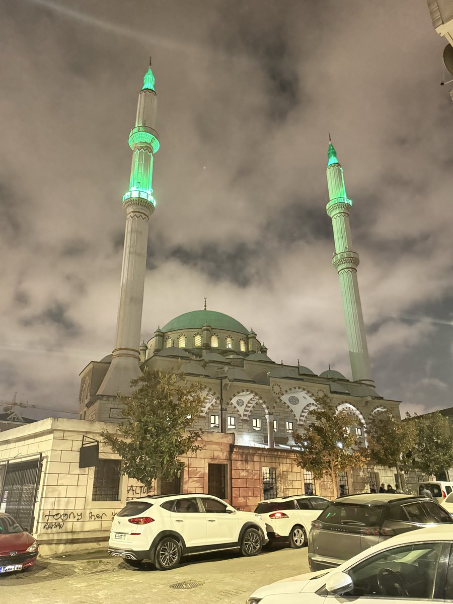 nerkull's tweet photo. 🌙 27 Ramazan 1447
Elveda yâ Şehr-i Ramazan 🤍
Teravihler 2+2 eda ediliyor.
#Ramazan2026 #Ramazan1447 
📍Kuba Camii🕌 https://t.co/sCCRo1Oiu7