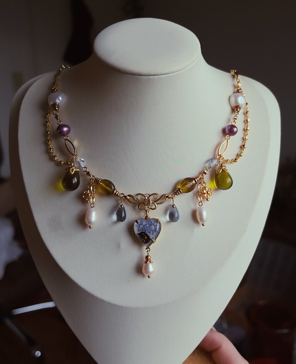 tiny beetle and her forget-me-nots <3