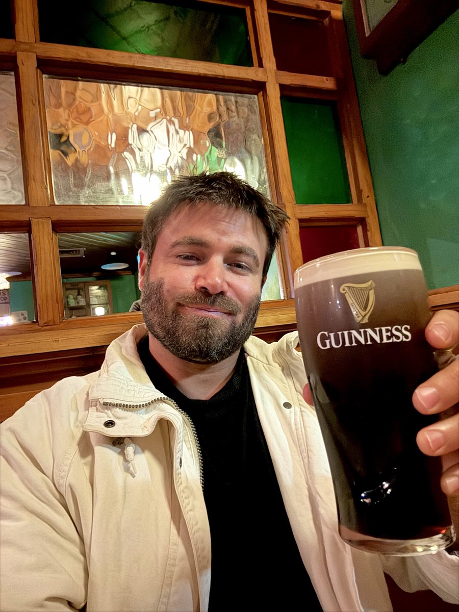 dopelemonmusic's tweet photo. Sláinte. Where be the 
craic ☘️ 🦉 🍺  big love to our Irish frens today https://t.co/jCvUhrEYgy