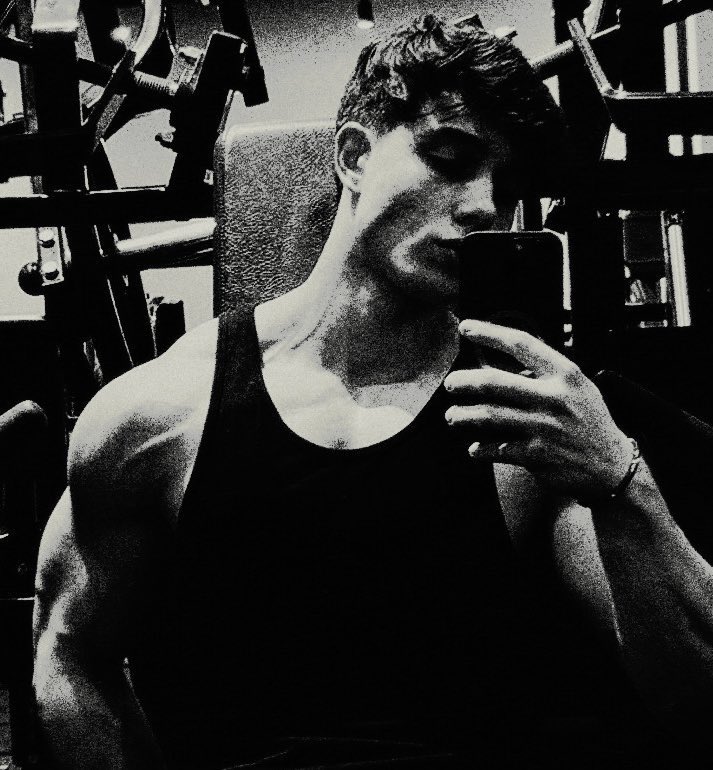 ᅠ𝕳𝜀𝖓𝓻 ͡┈ ⁱ ᵠᵘᵉ. tweet media