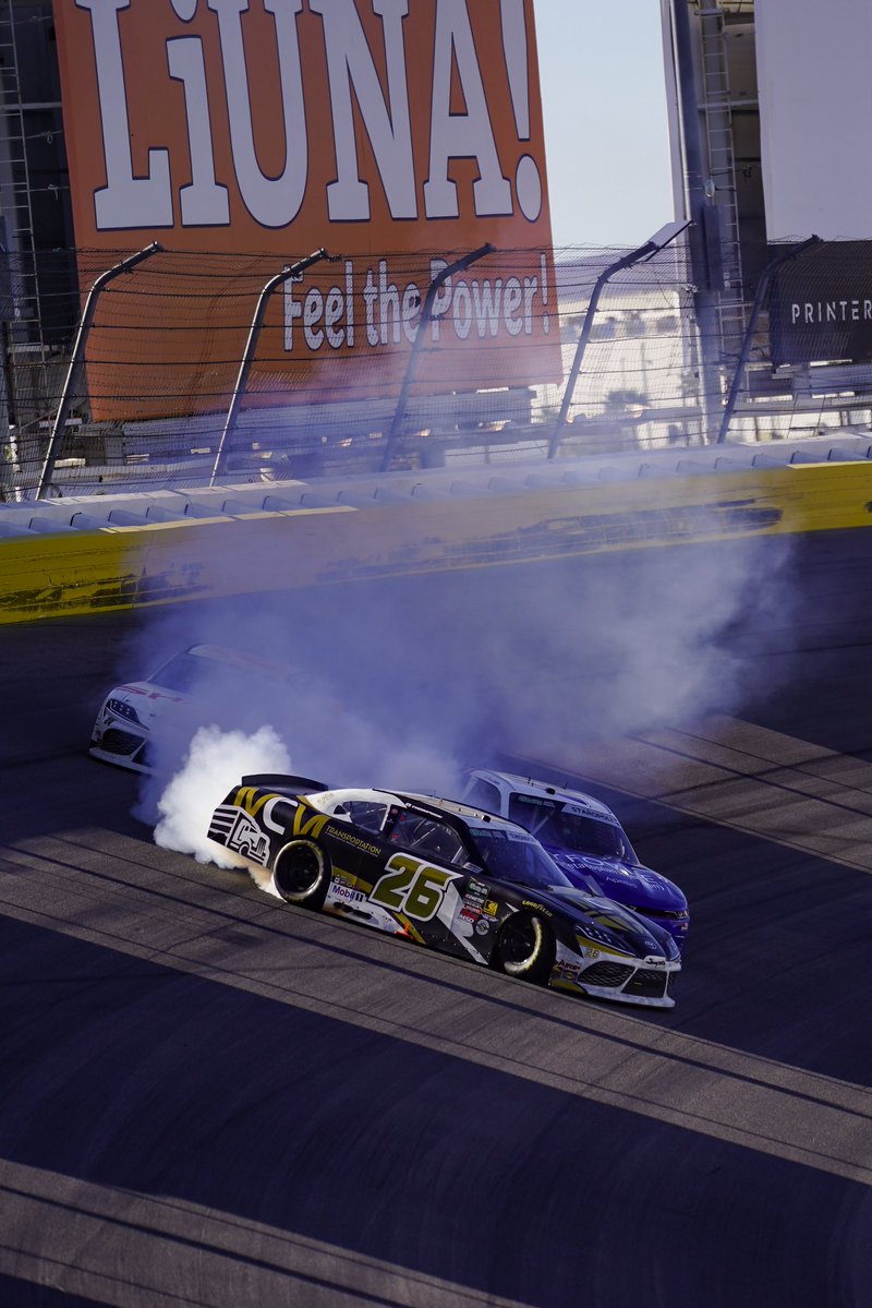 Sam Hunt Racing tweet media