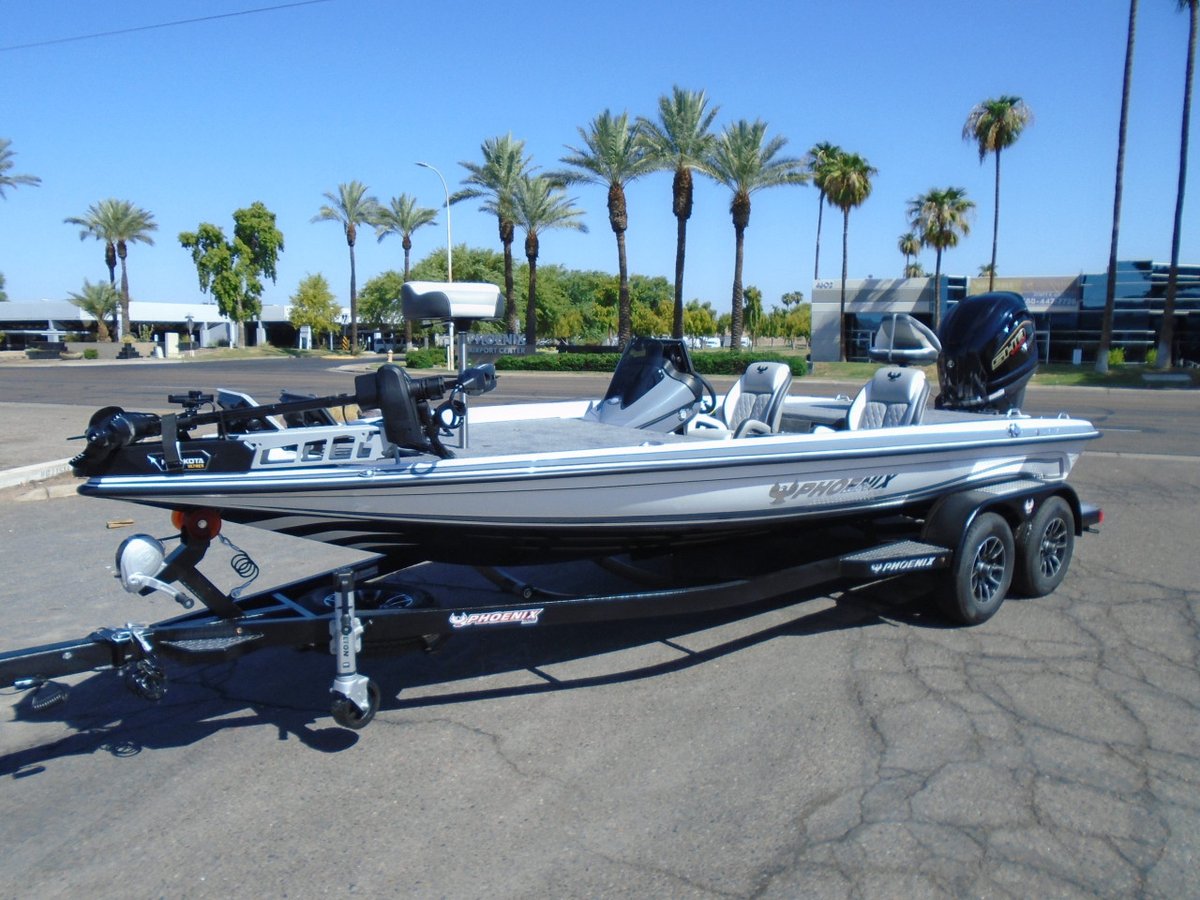 CompleteMarine's tweet photo. For a limited time, when you purchase a 2026 in-stock Phoenix boat equipped with a 200 HP or higher motor, you’ll receive $1,500 in free gear to get you ready for the season. $1000 Tackle Warehouse gift card PLUS a $500 Phoenix Boats Gear Store gift card.
https://t.co/gTHC7BTqWm https://t.co/wOu7Uj4kQx