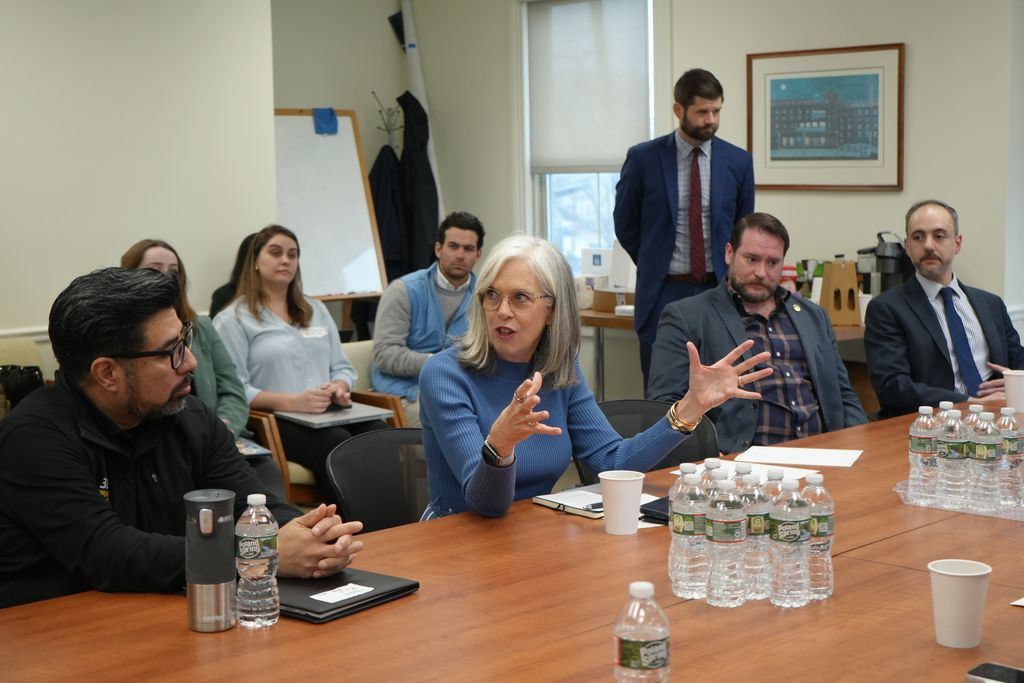 Congressman Seth Magaziner tweet media