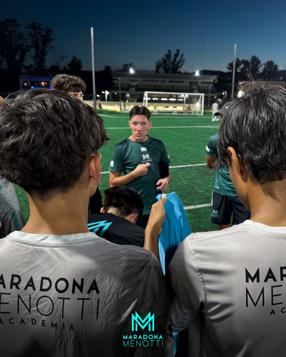 La Escuela Maradona Menotti visitó a la Academia Maradona Menotti en Rosario para compartir un fin de semana de trabajo junto a docentes de la Escuela, profesores de la Academia y los chicos que se forman día a día en su predio ⚽️⚡️.