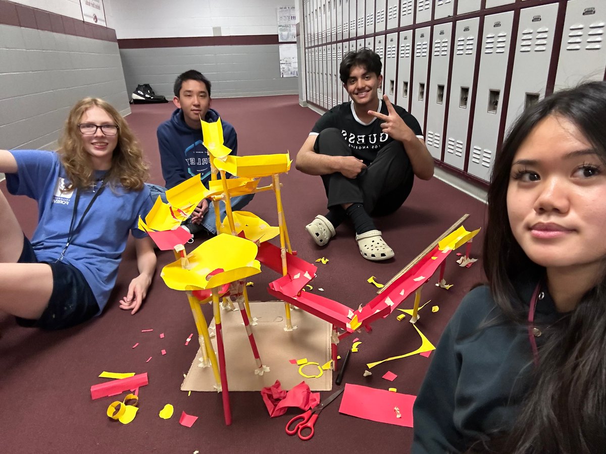 KBirdPhysics's tweet photo. Our engineering competition went great with 27 teams and over 100 participants.  Here is my winning team - Kendra Le, Arhum Shaikh, Rocky Wong, and Lily Martin.  @ScienceBuddies  @KHS_Cougars https://t.co/wkAh2oix2o