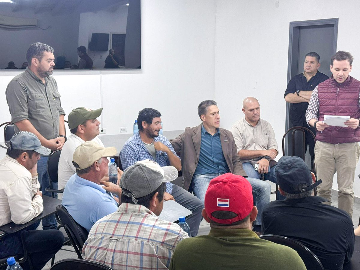 Petropargov's tweet photo. 🌱🇵🇾 Compromiso con los cañicultores

Petropar garantiza la Zafra Alcoholera 2026 y la compra del 100% de la caña de azúcar de los productores censados. https://t.co/3X6xC7O07i