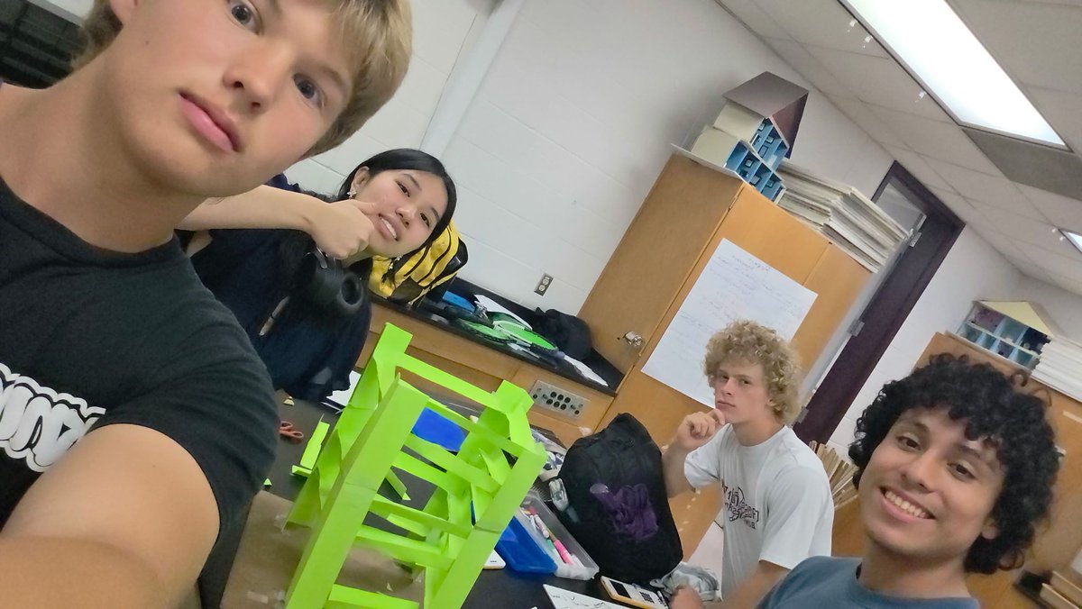 KBirdPhysics's tweet photo. 2nd, 3rd place and honorable mention teams from the engineering competition.  2nd-Zachary, Devon, Jadon, Peter.  3rd-Vivian, Lauren, Allison, Michelle &amp; Jasmin, Ryan, Sawyer, Miguel.  Honorable mention-Jane, Caitlin, Olivia, Amanda.  @KHS_Cougars @ScienceBuddies https://t.co/va7ZP4NLhL