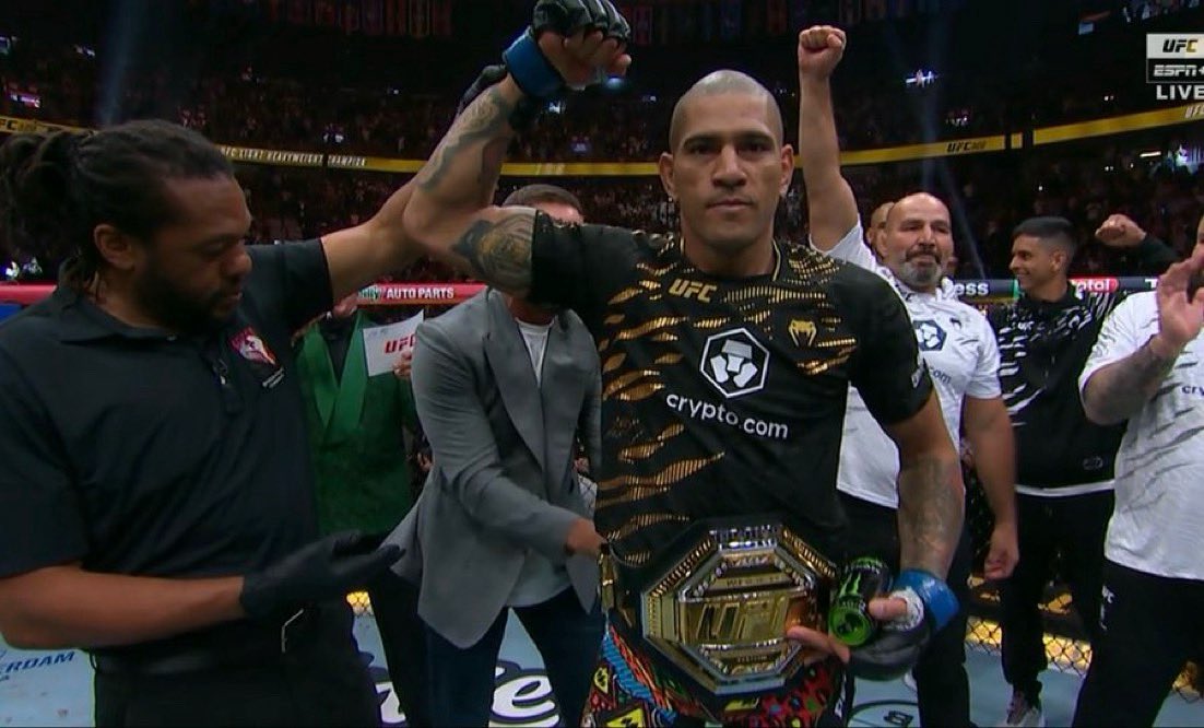 Spinnin Backfist tweet media