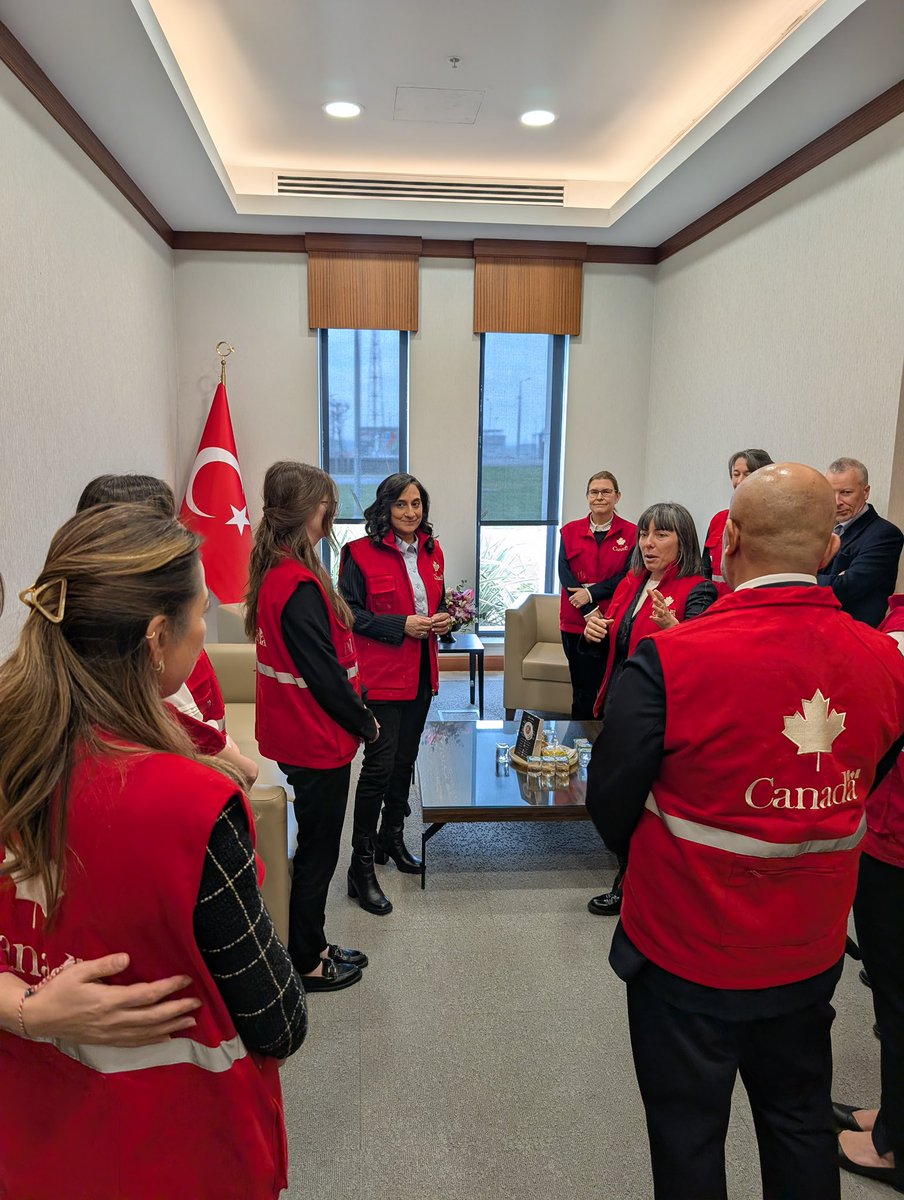 Travel.gc.ca tweet media