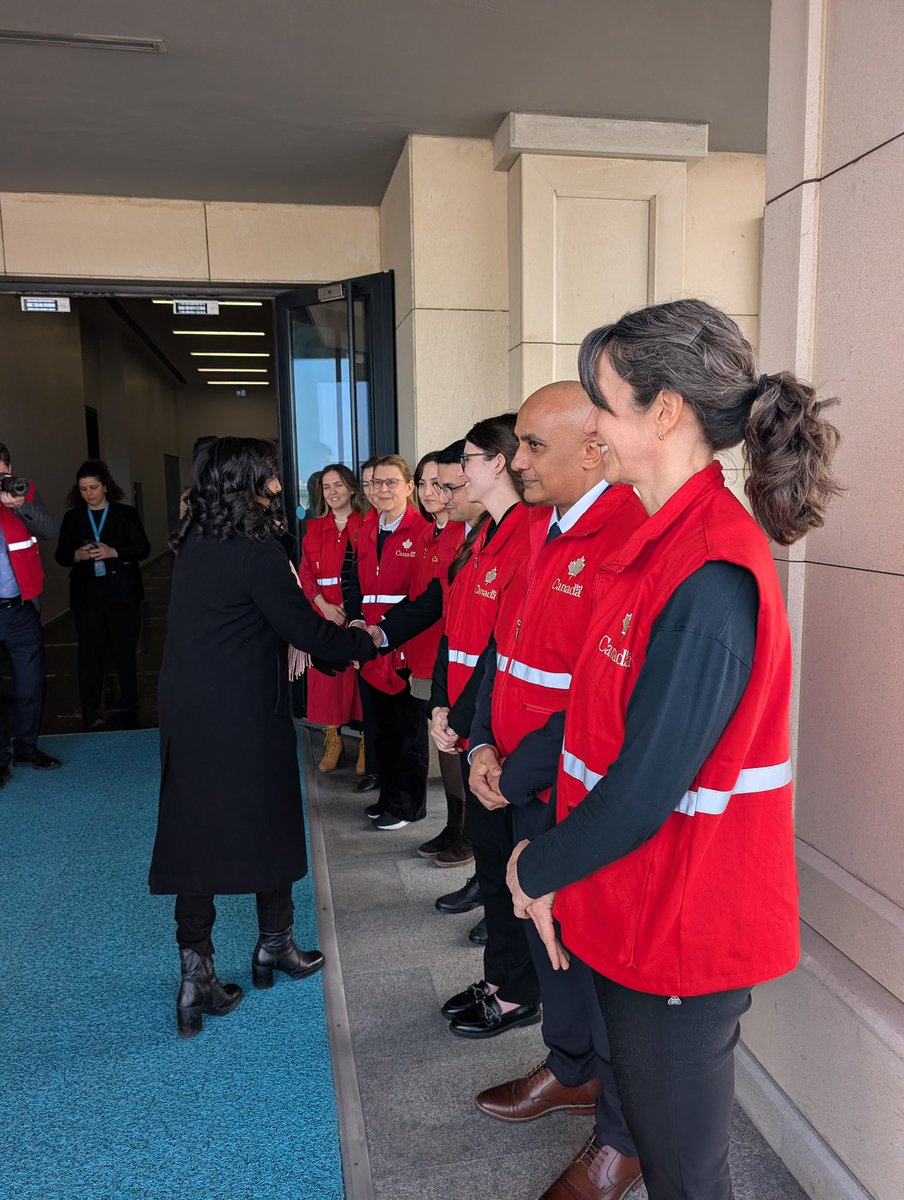 Travel.gc.ca tweet media