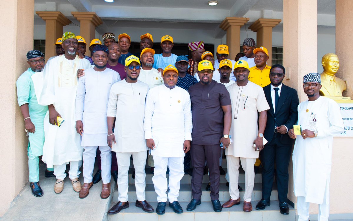 Rt. Hon. Akinyode Abidemi OYEWUSI #Ireyode tweet media