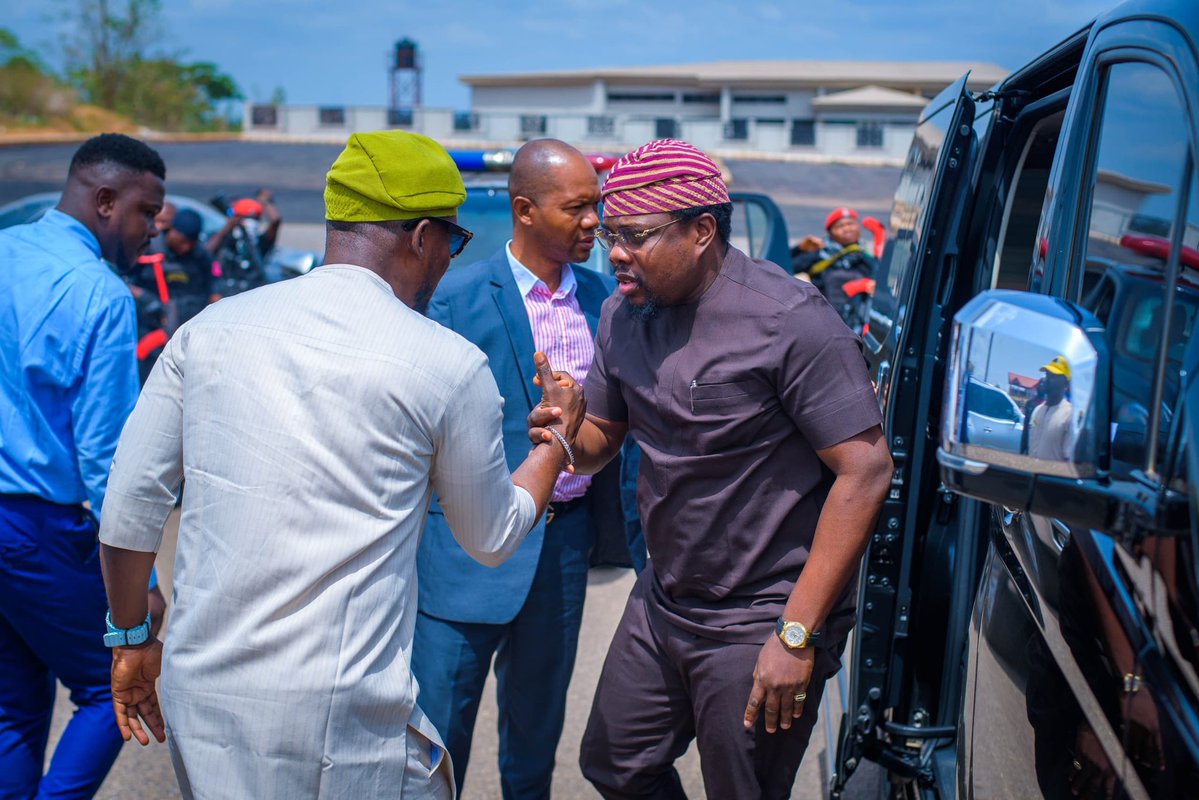 Rt. Hon. Akinyode Abidemi OYEWUSI #Ireyode tweet media