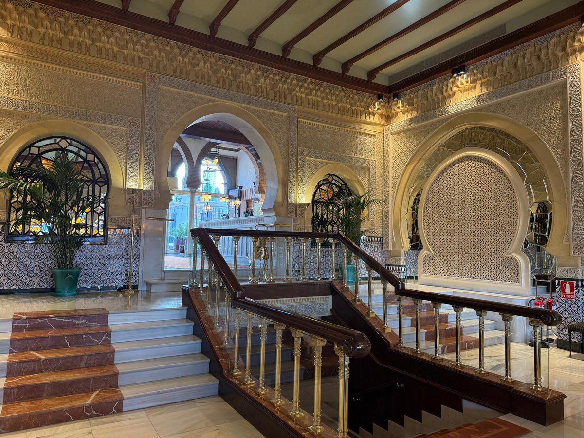 MonikaHomes's tweet photo. The Alhambra Palace Hotel on Granada - it’s amazing! 💫 https://t.co/NRC9omW24Q
