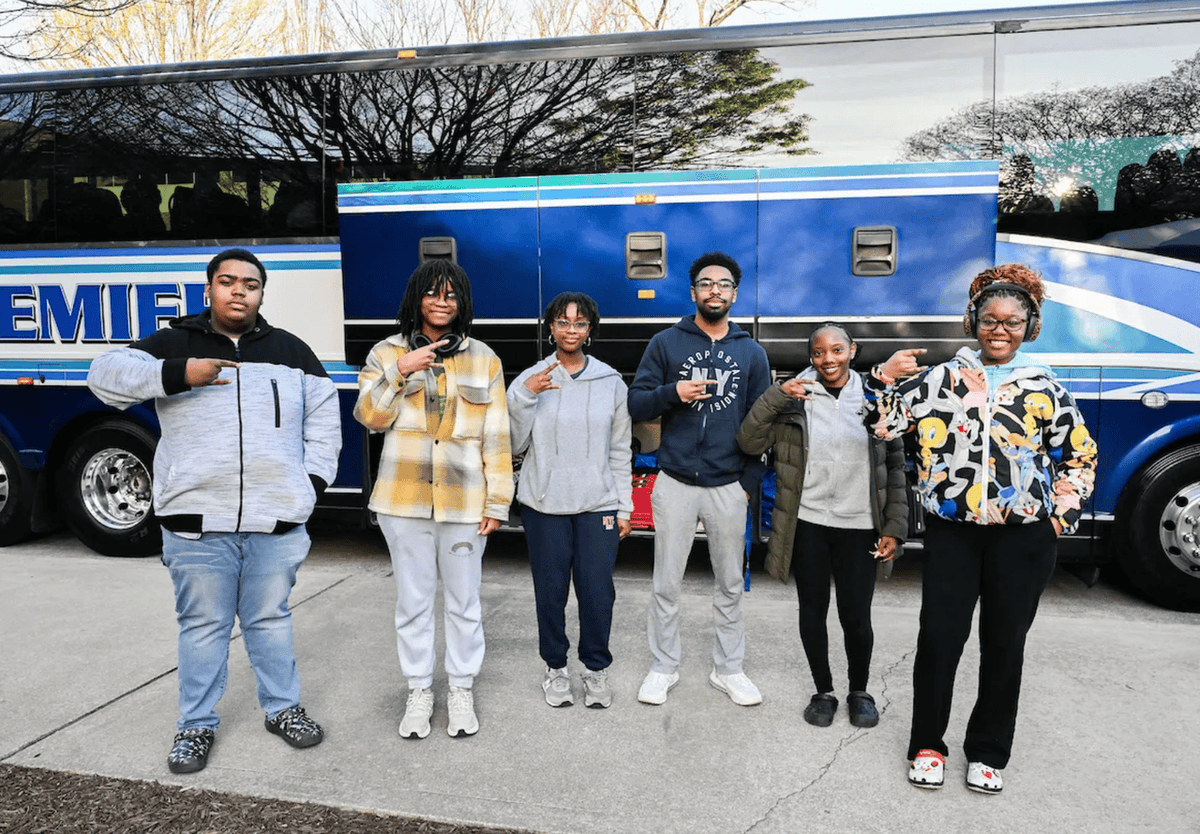 UTChattanooga's tweet photo. UTC launched the pilot of “Mocs to Memphis (and points in between)” this spring break. 🚌 💛 

The charter bus program helped students travel safely and affordably from Chattanooga to Nashville, Jackson and Memphis.

Read more here: https://t.co/dMacpf7eHE https://t.co/4imdvi2A5h