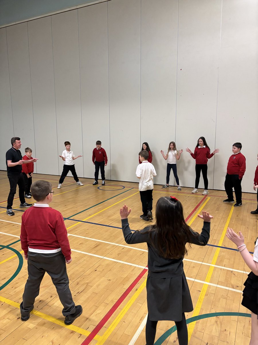 Miss Swinney 🧡 tweet media