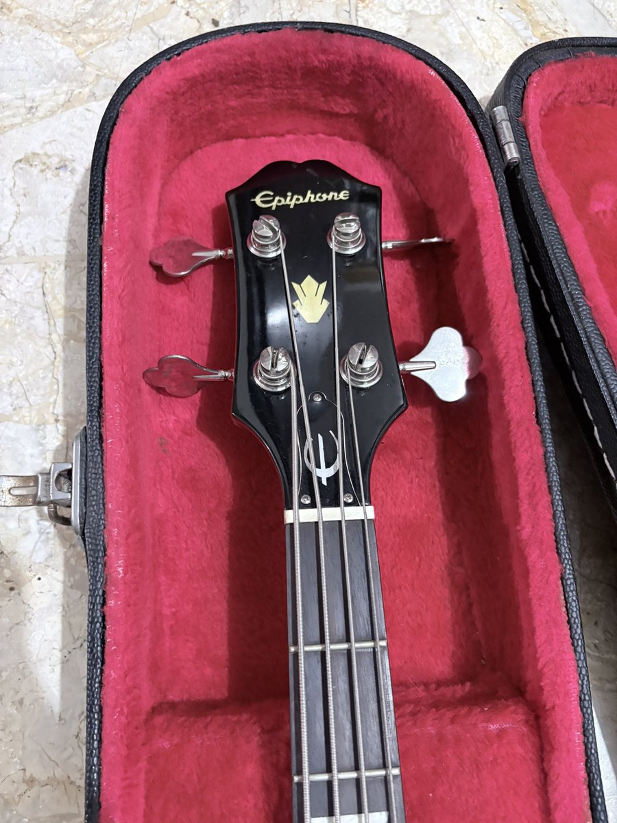 Eka Annash tweet media