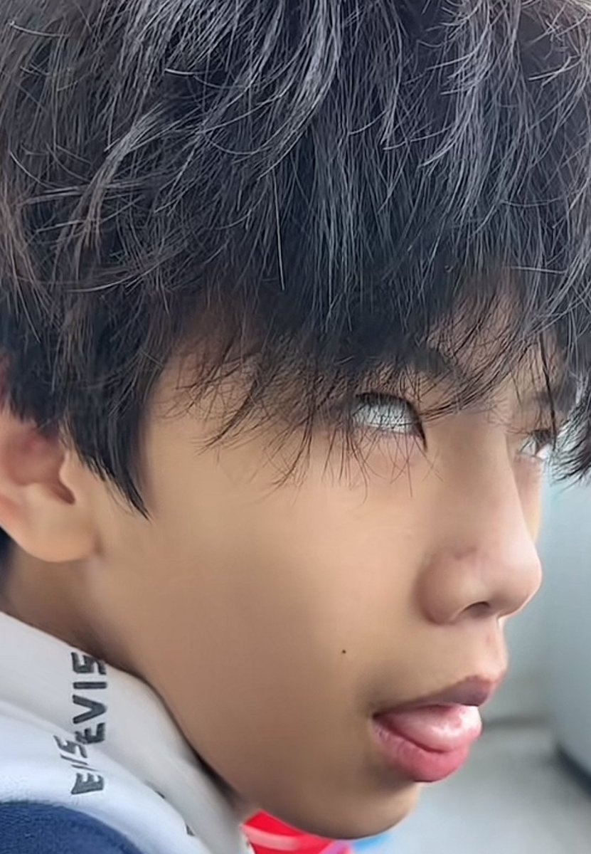 BGDCCV455's tweet photo. 反差 https://t.co/UIjcpkWZgs