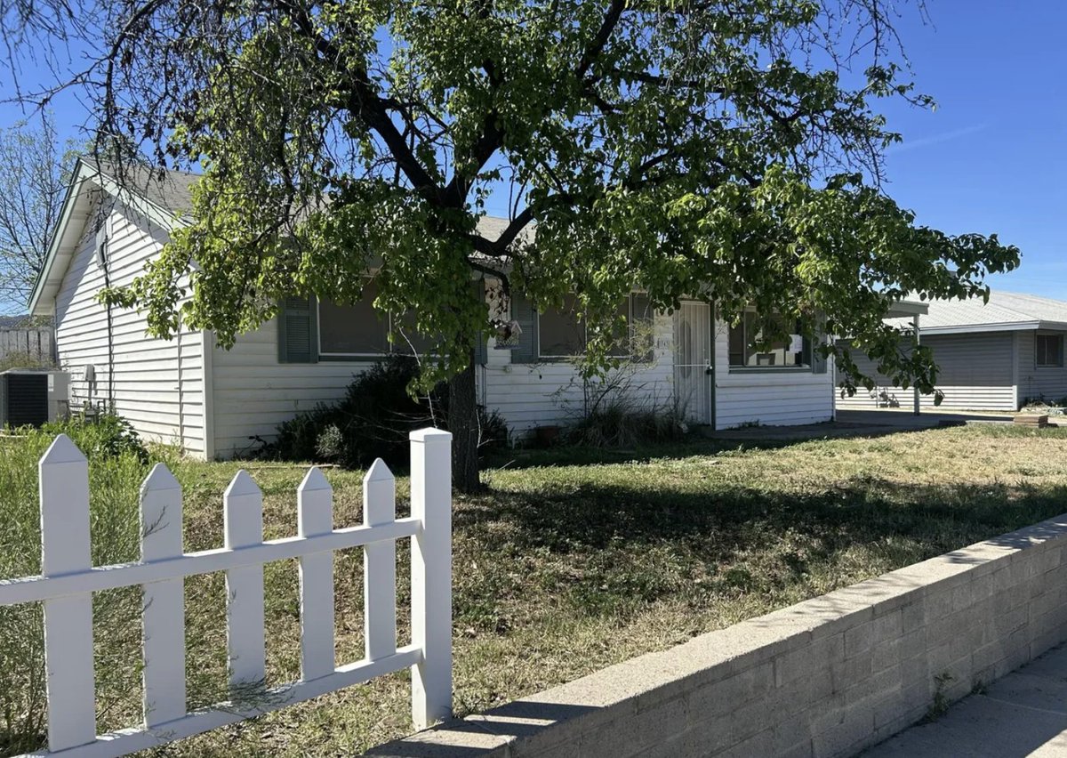 oldhouseunder50's tweet image. #Arizona Foreclosure: Vintage 1959 Block Home with Partial #MountainViews  $79,900. 
oldhousesunder100k.com/arizona-forecl…
