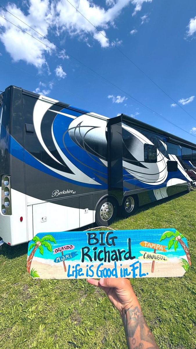 Roman Atwood tweet media