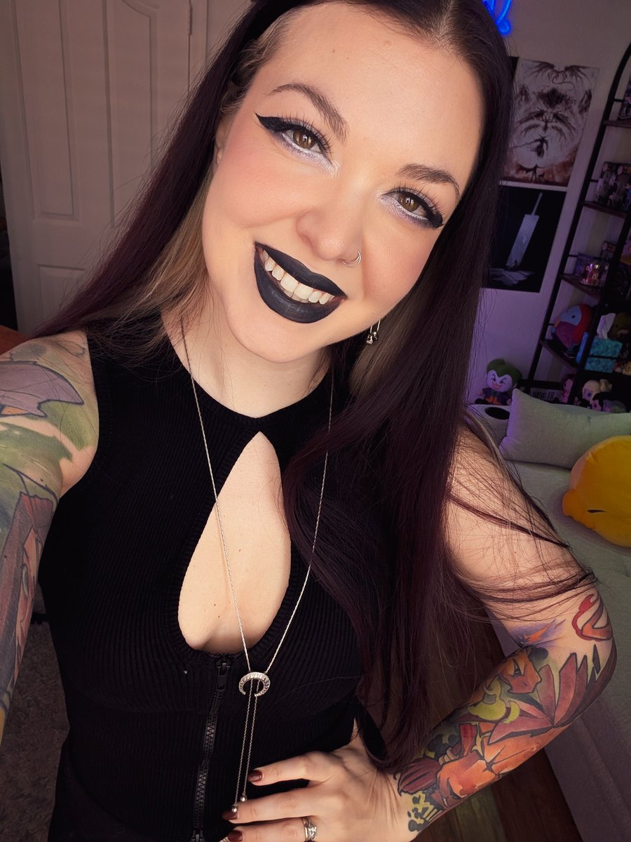 Killer V ✌️ tweet media