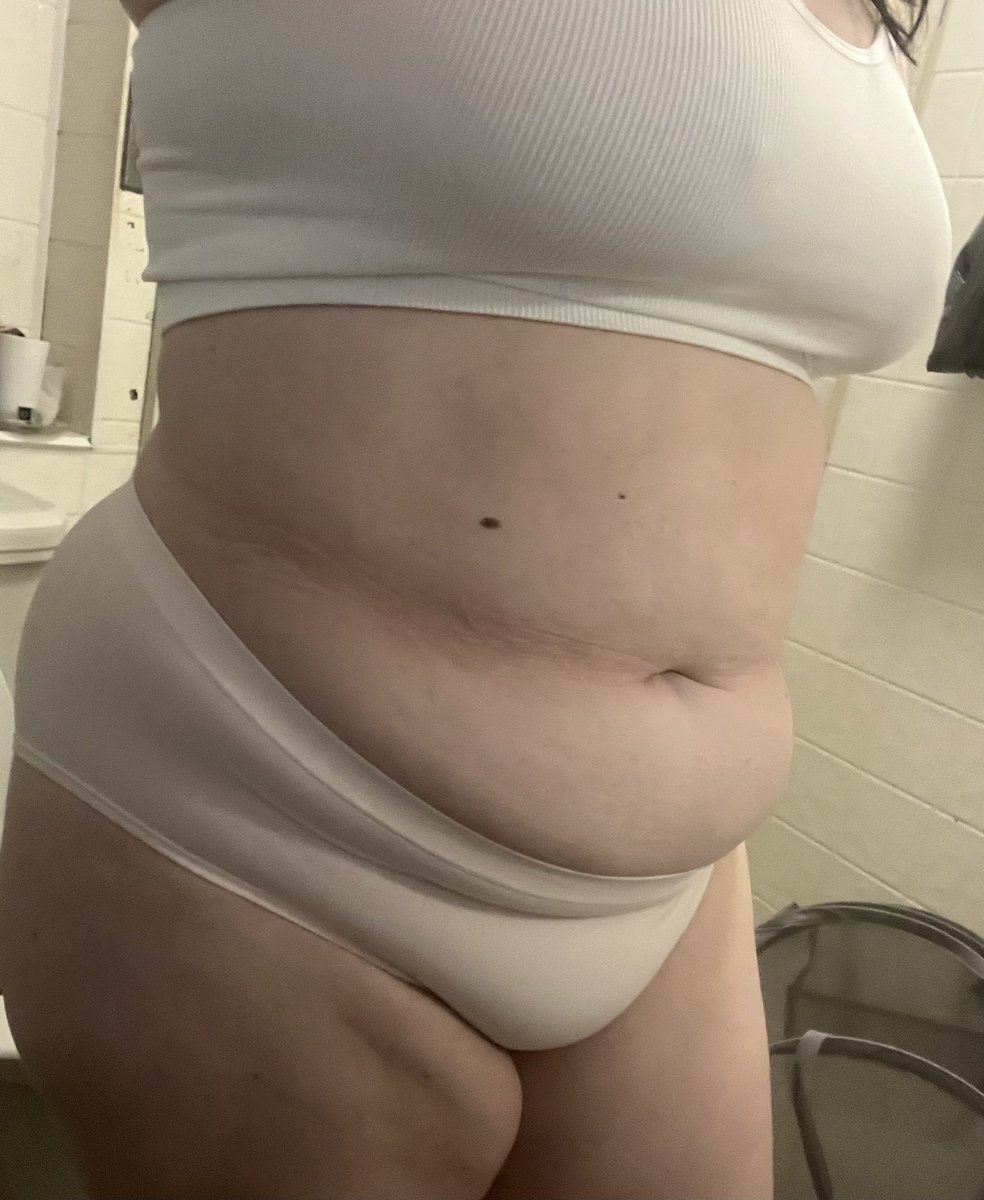 finally matched my underwear to my sports bra hehe 

#nsfw #nsfwtwt