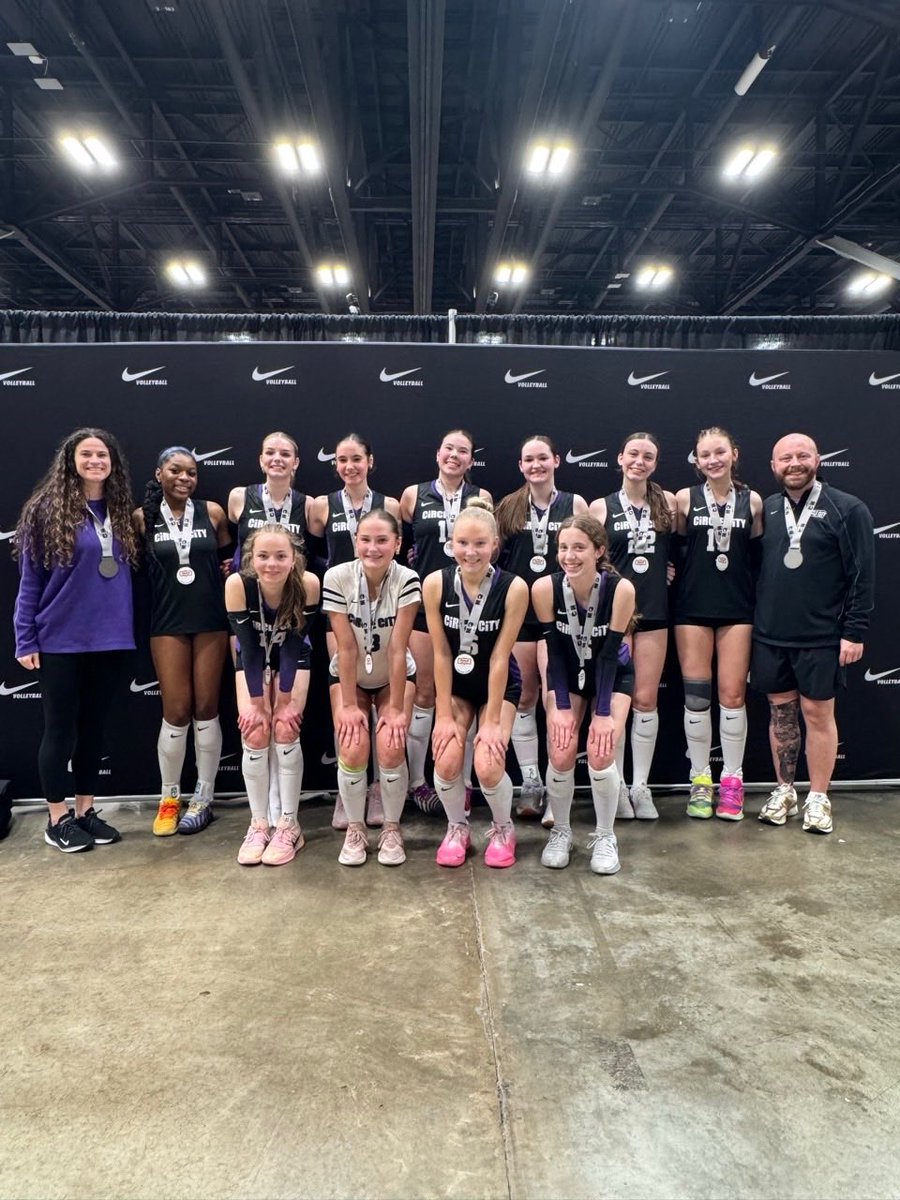 Congratulations to 15 Purple on their 3rd Place Finish in the 15 Open Division at the Nike Mideast Qualifier🔥With that finish, 15 Purple has now earned their Open Bid to the USA Volleyball GJNC’s in Indianapolis! We are so proud of you all! 🤩 #CircleCityElite