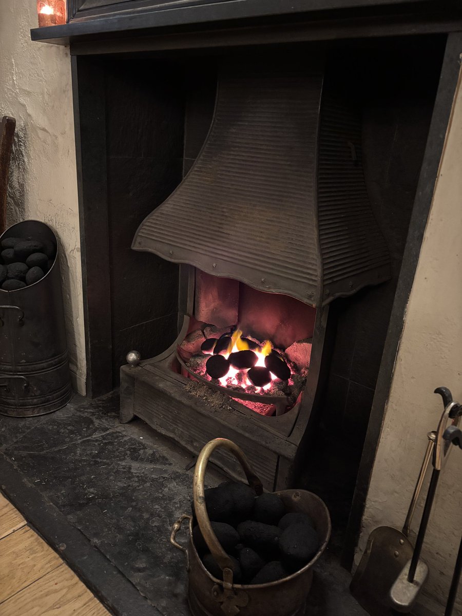 robyn 👼 tweet media