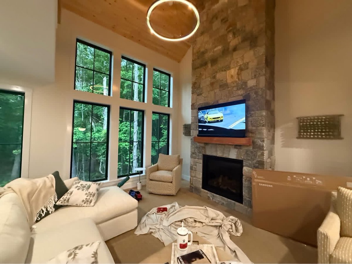 cinemaesque's tweet photo. High end 4k Samsung tv wall mounted at Cranmore Mountain Townhome.  Sonos ARC Soundbar and some networking to improve AV and WI FI on all floors.

Call Cinemaesque for your next networking or AV project.

603-387-7691 https://t.co/AbLKqqPUs7