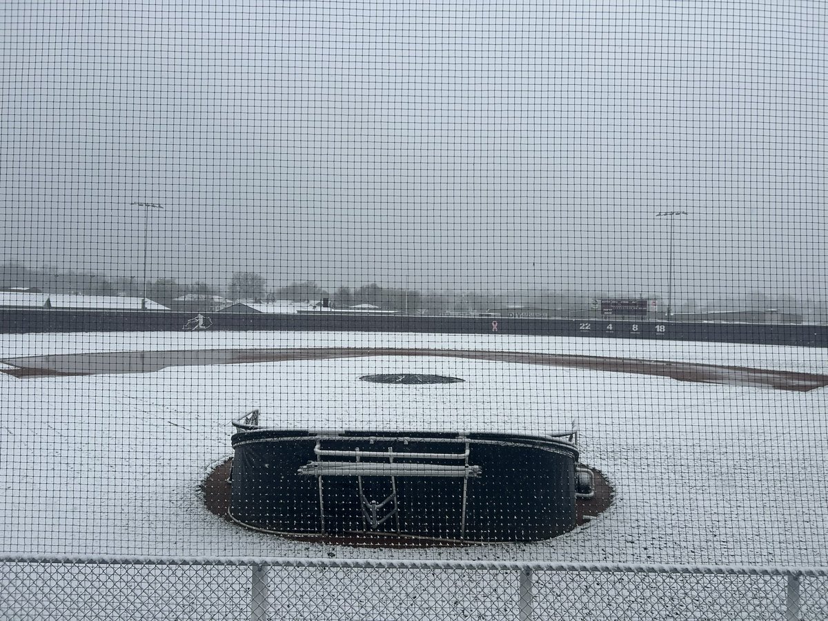 Maroons Baseball tweet media