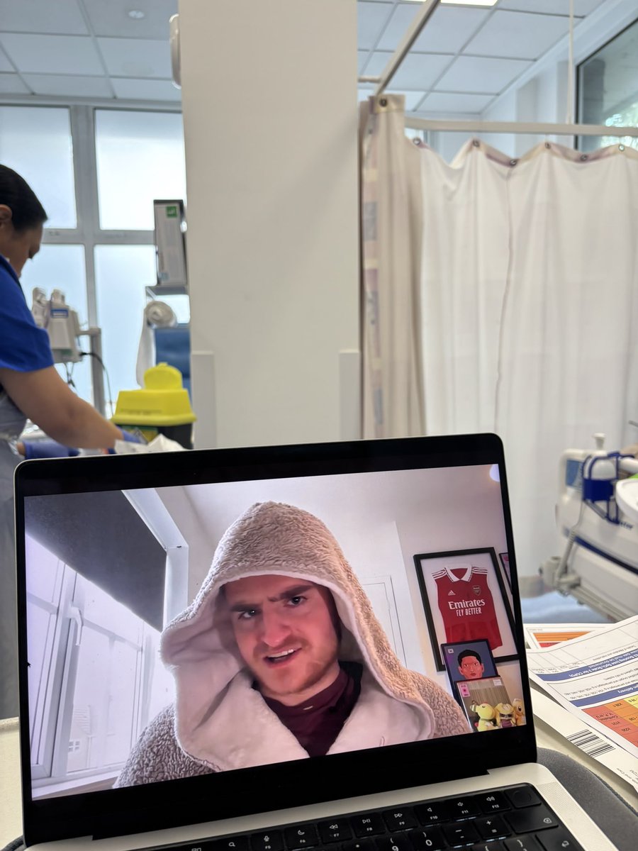 SimplyAlex tweet media